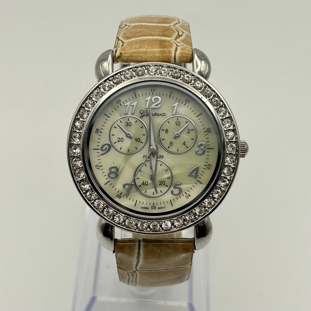 Vintage Geneva Platinum Mother Pearl Dial Crystal Bezel Watch New Battery